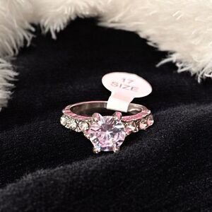 White Cubic Zirconia Silver Tone Ring Size 6.75